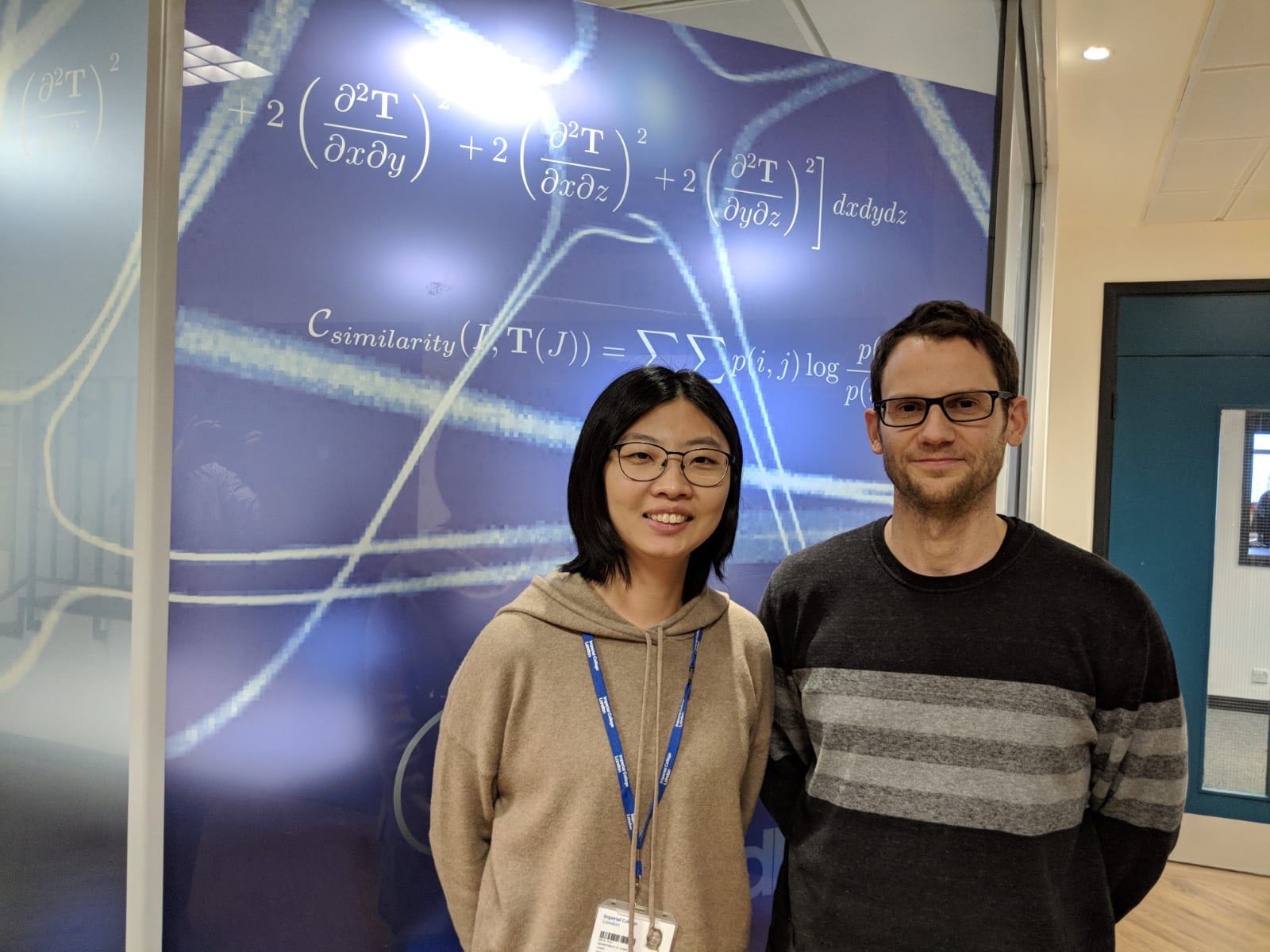 窦琪教授在英国博后期间与导师Ben Glocker教授合影.jpg